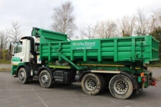 roll-on-roll-off-skip-4-page-small roll-on-roll-off-skip-4-page-small